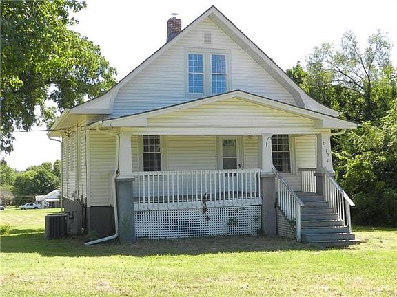 2nd image of 2125 N River Blvd