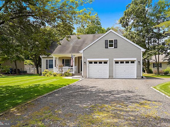 2nd image of 219 Hilliard Blvd