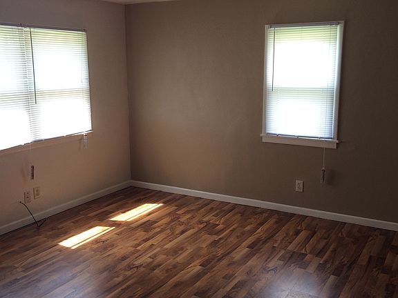 5th image of 4211 8th St
