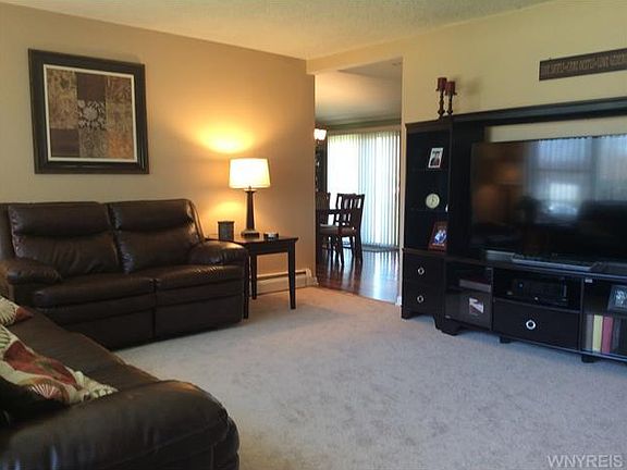3rd image of 57 Woodlee Ln