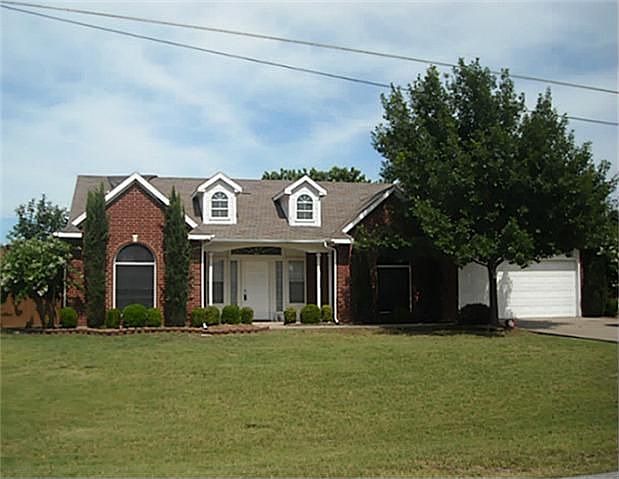 1st image of 520 Oakcrest St
