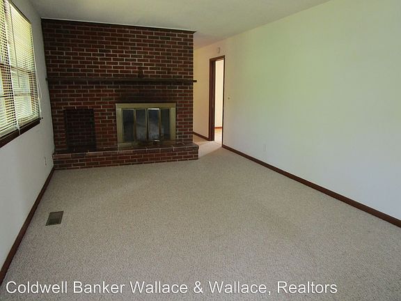 3rd image of 1904 Wintergreen Dr