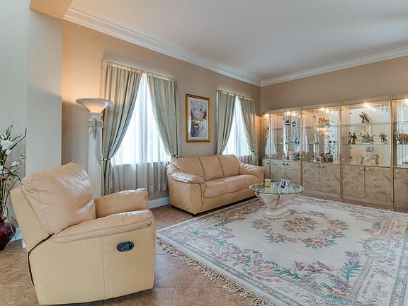4th image of 11646 Paradise Cove Ln