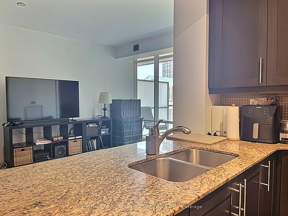 5th image of 1 Bedford Rd #701