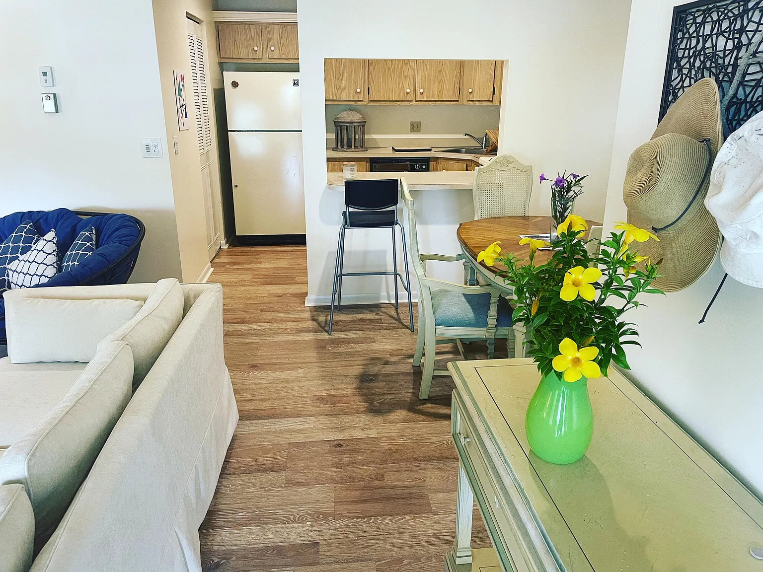 2 bed, 2.0 bath, 1115 sqft, $2,000 — Photo 3