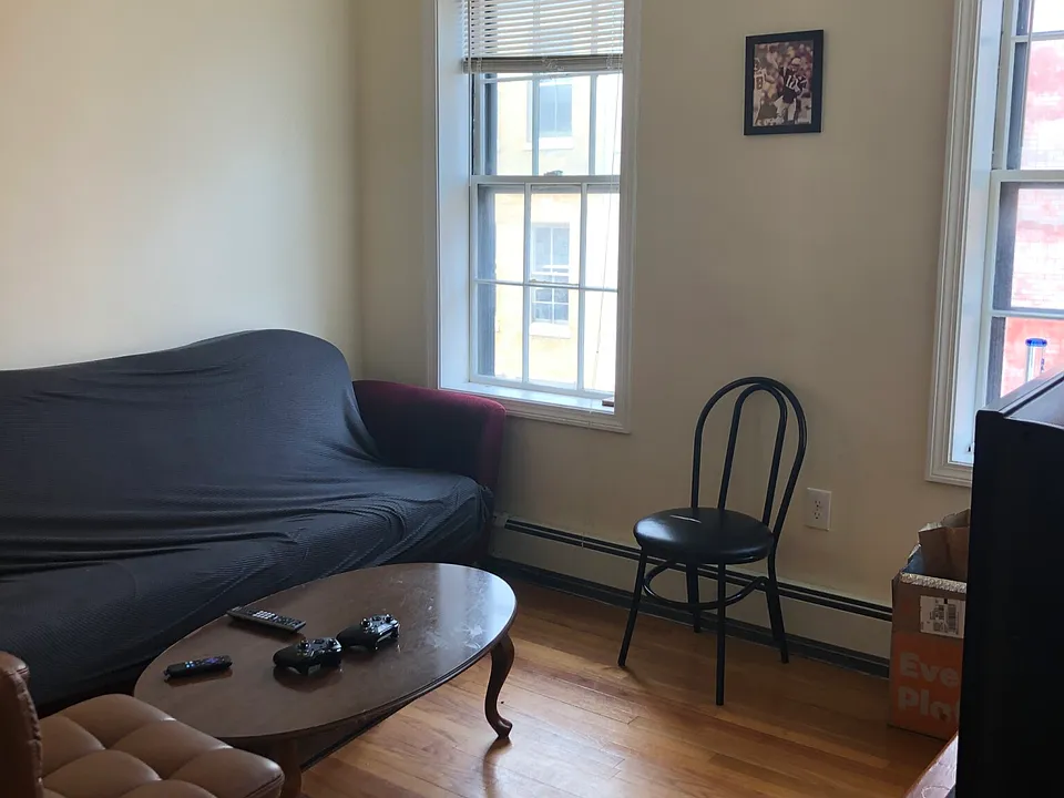 28 Phillips St #3T