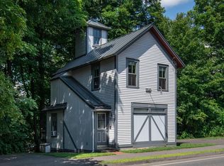 24 Pine St, Amherst, MA 01002