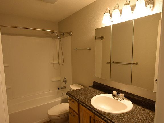 5th image of 7128 S Mistyglen Ave