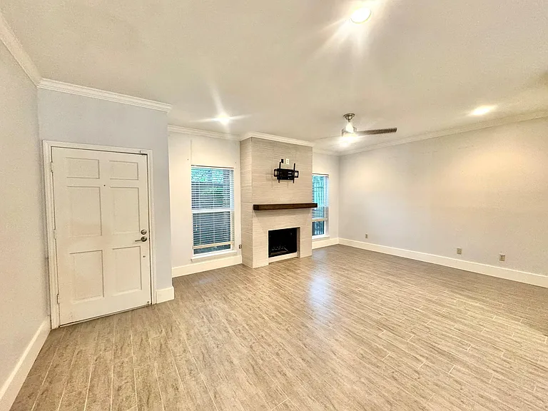 2323 Bering Dr #2 — Photo 9