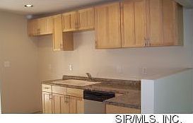 5th image of 3021 Willow Ave