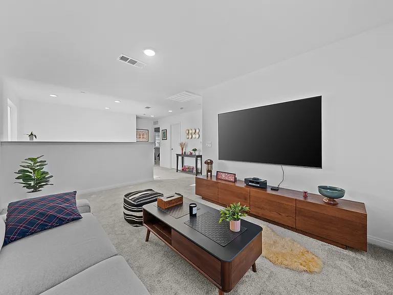 23912 Phoebe Dr — Photo 16