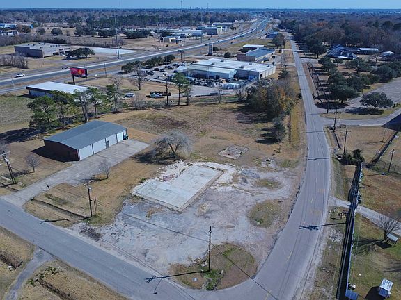 4th image of 6595 Lawrence Dr