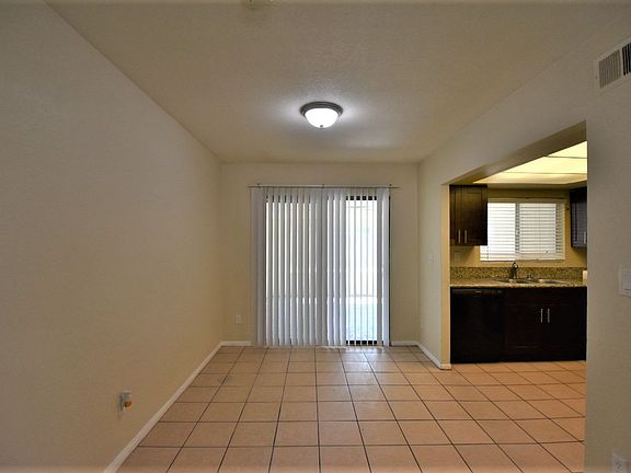 5th image of 43233 Crestwood Ct