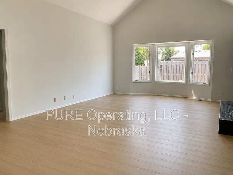 15527 Mason Cir — Photo 45