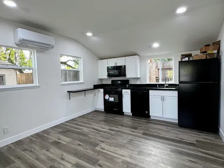 467 S Buena Vista Ave #17 — Photo 5