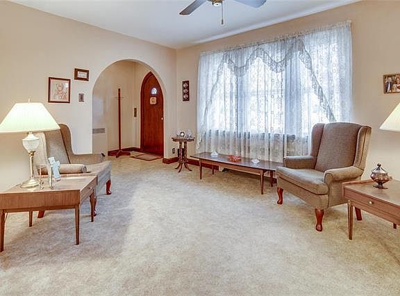 4th image of 5635 Walsh St