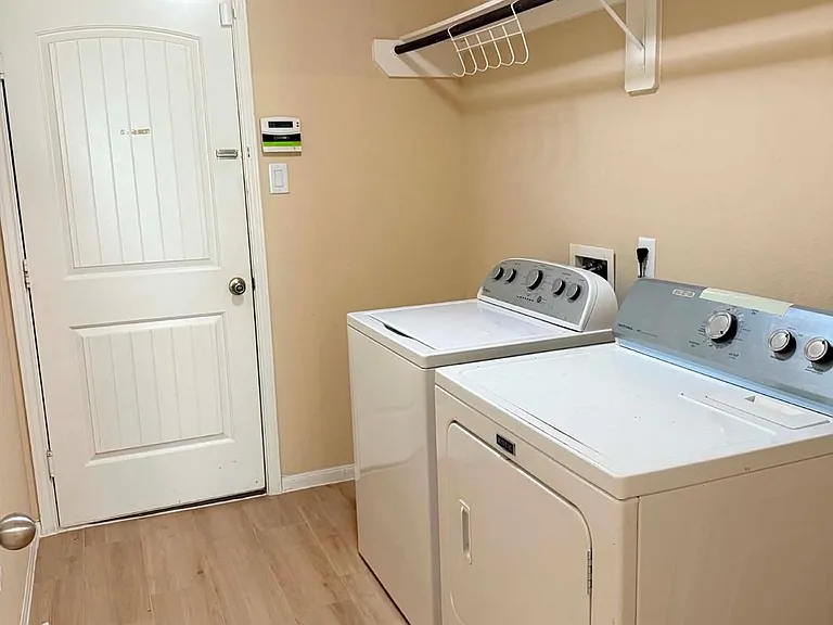 9315 Claystone Ln — Photo 16