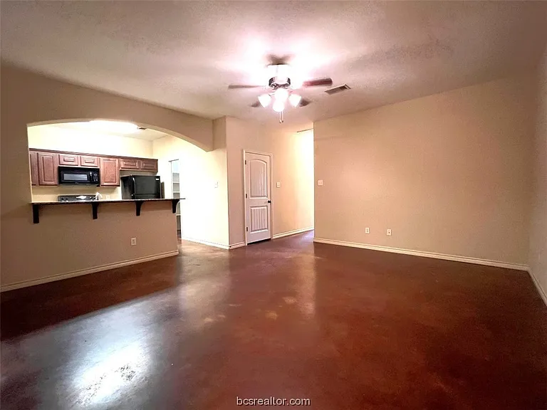 3339 General Pkwy — Photo 3