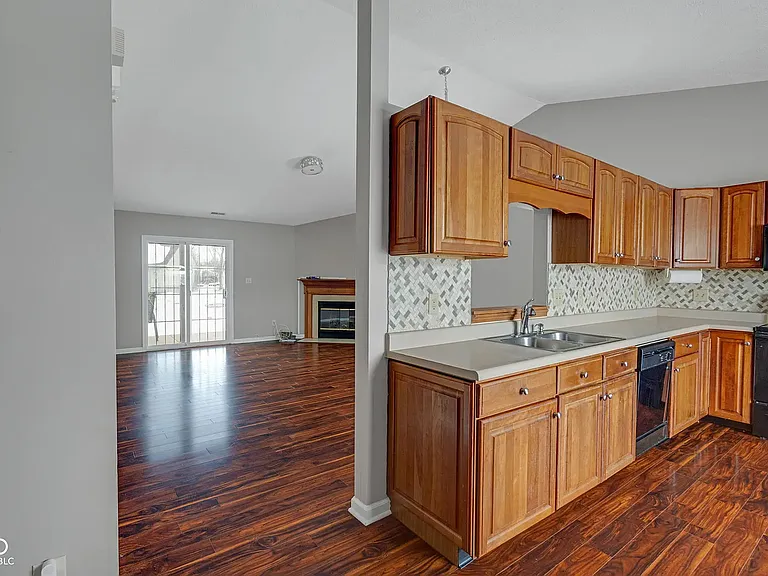6318 Pickwick Ct — Photo 5