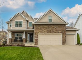 16575 Buena Vista Dr, Clive, IA 50325