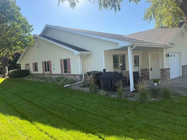206 S 3rd St, Humphrey, NE 68642