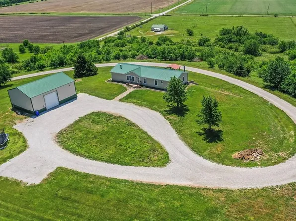 30924 Plum Creek Rd, Paola, KS 66071