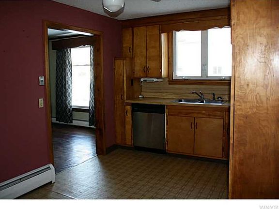 2nd image of 1401 W Henley St