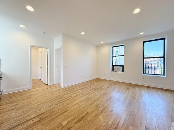 299 East Eighth Street image 1 of 13
