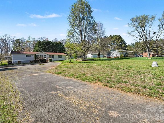 3rd image of 1915 Beth Haven Church Rd