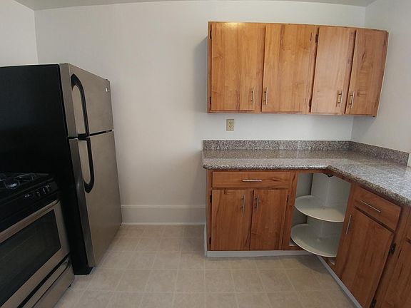 3rd image of 1065 Bush St #203