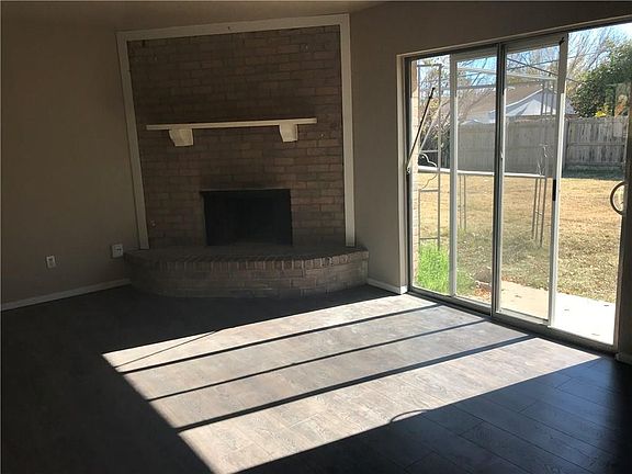 2nd image of 505 Buena Dr