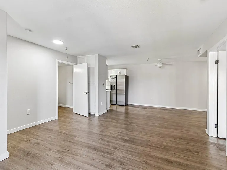 18425 Malden St #401 — Photo 26