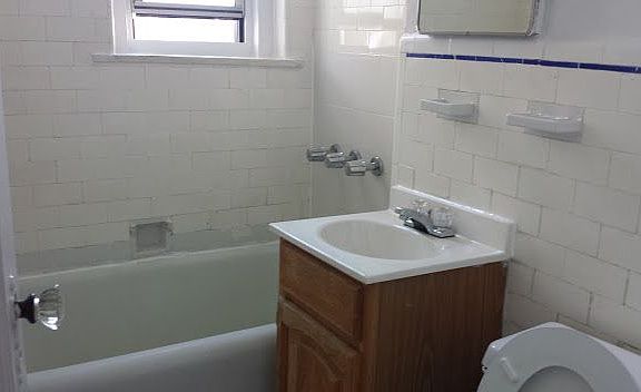 5th image of 2560 33rd St APT 4D