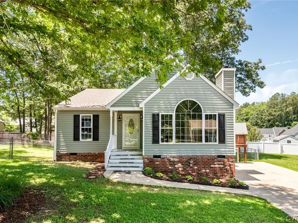 8906 Playground Dr, North Chesterfield, VA 23237