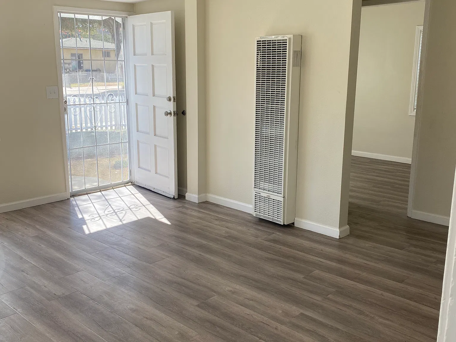 2 bed, 812 sqft, $2,695 — Photo 3
