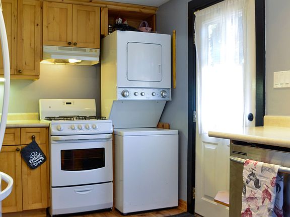4th image of 499 16th St W