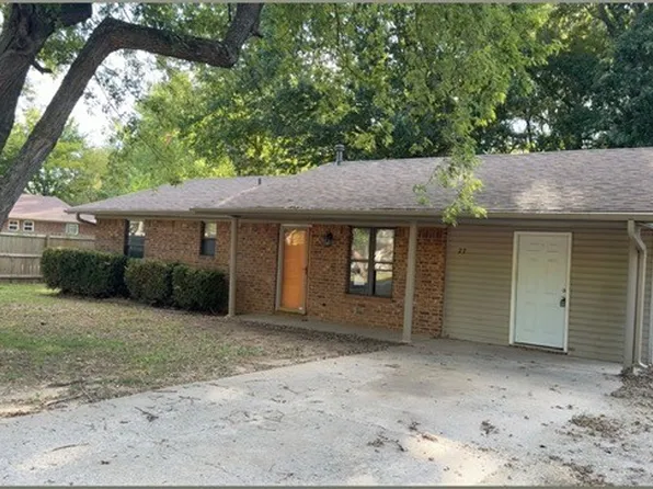 77 S Locust St, Farmington, AR 72730