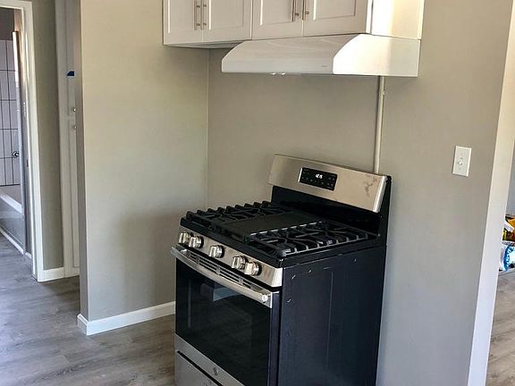 5th image of 300 Park St APT C