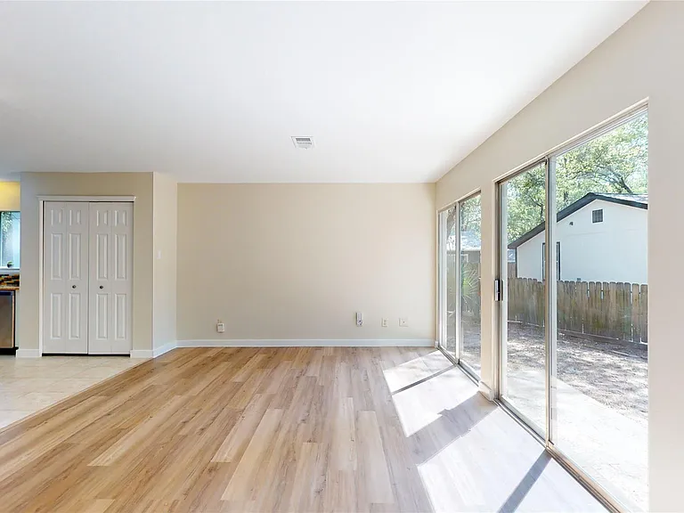 2105 N Red Cedar Cir — Photo 12