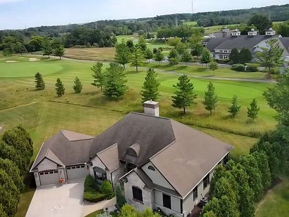 2nd image of 833 Clover COURT