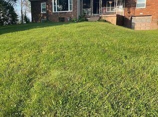 1338 Hillcrest Rd, Wellsville, OH 43968