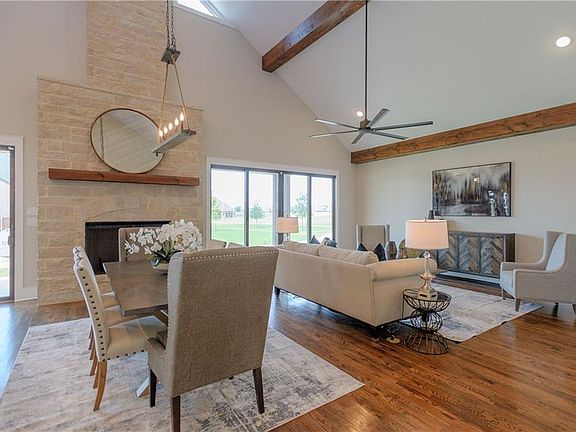 5th image of 2418 Prestwick Dr
