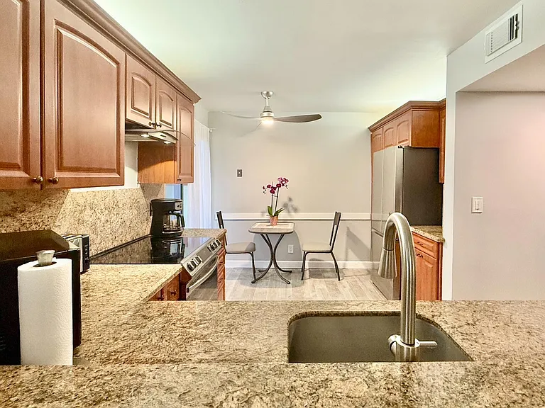 10615 Ocean Palm Way #102 — Photo 8