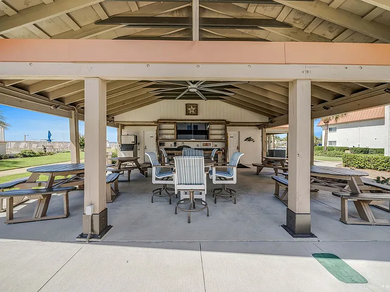 2100 W Beach Dr #A101 — Photo 31