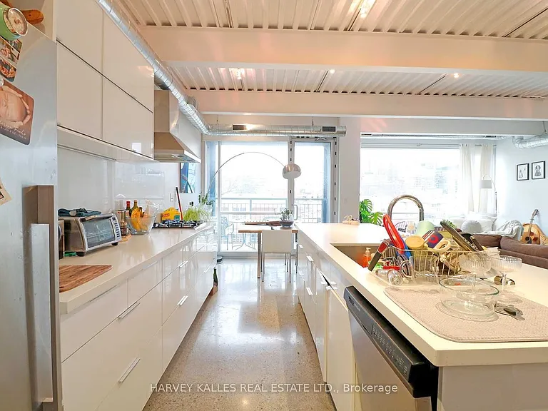 214 Bathurst St #Penthouse 3A — Photo 10