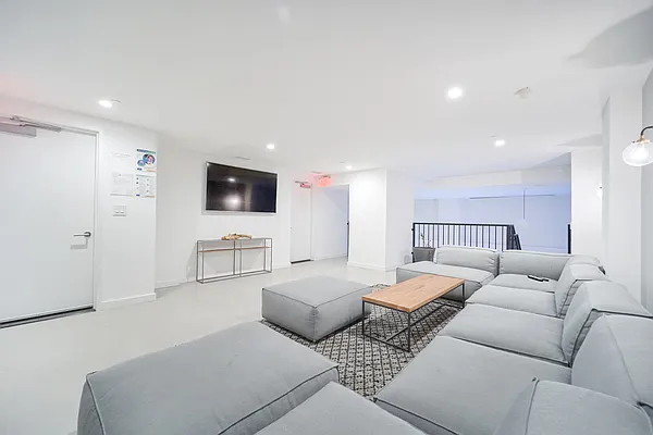 Rented by Living New York | media 13