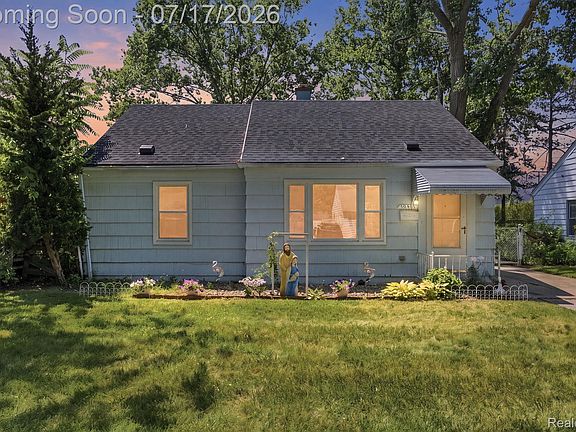 2nd image of 10401 Albany St