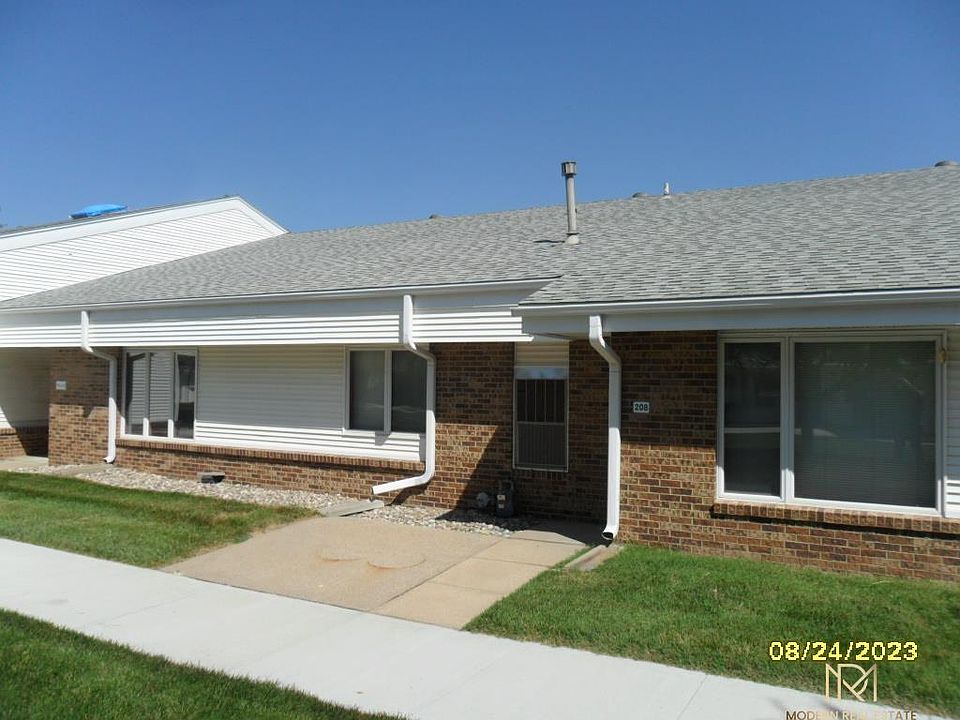 1st image of 1824 14th Ave #208