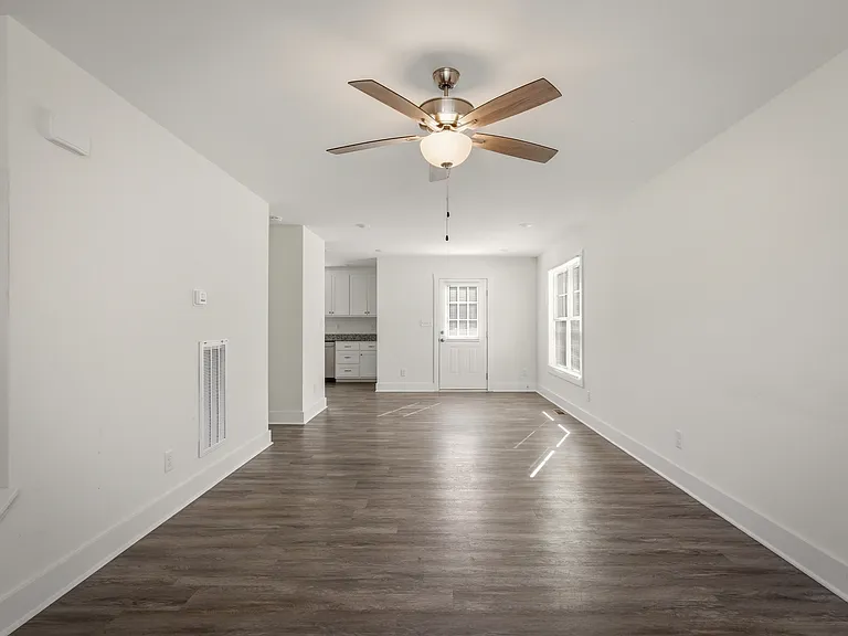 15508 Richmond St — Photo 9