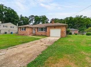 35 Green Ct, Newport News, VA 23601